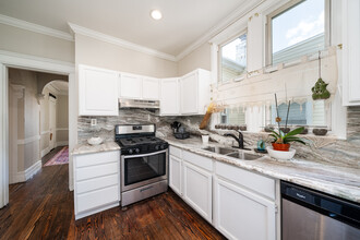 90 BOORAEM Ave in Jersey City, NJ - Building Photo - Building Photo
