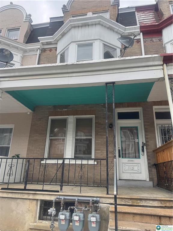property at 815 N 6th St