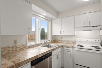 17148 SW Alexander St in Beaverton, OR - Building Photo - Building Photo