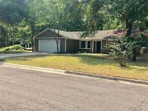 7215 SW 18th Pl in Gainesville, FL - Building Photo - Building Photo