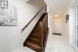 3002 Preserve Dr in Oakville, ON - Building Photo - Building Photo