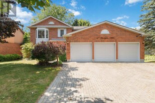 223 Sunnyside Dr in London, ON - Building Photo