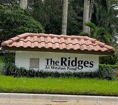 4273 Fox Ridge Dr in Weston, FL - Building Photo