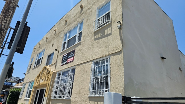 1185 E Vernon Ave in Los Angeles, CA - Building Photo - Building Photo