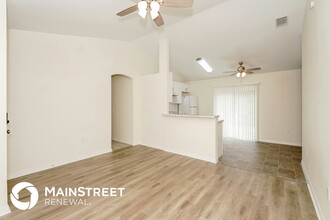 207 Wildwood Dr in Edgewater, FL - Building Photo - Building Photo