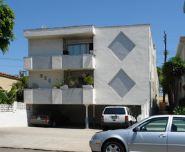 526 N Hayworth Ave in Los Angeles, CA - Foto de edificio - Building Photo