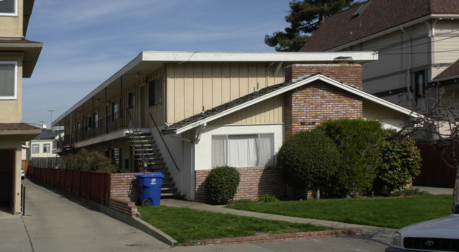 2213 San Antonio Ave in Alameda, CA - Building Photo - Building Photo