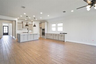 12318 Palmetto Dr in Mont Belvieu, TX - Building Photo - Building Photo