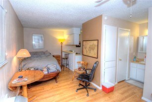400 W 34th St Apartments