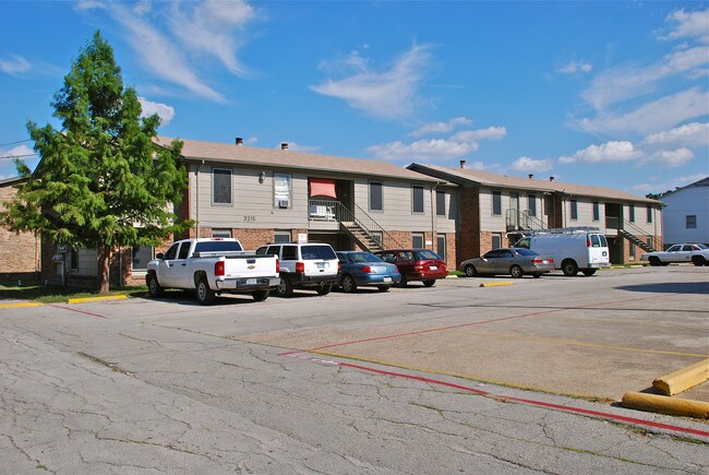 3210 Balch Springs Rd in Balch Springs, TX - Foto de edificio - Building Photo