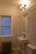 2147 N 48th St in Milwaukee, WI - Foto de edificio - Building Photo