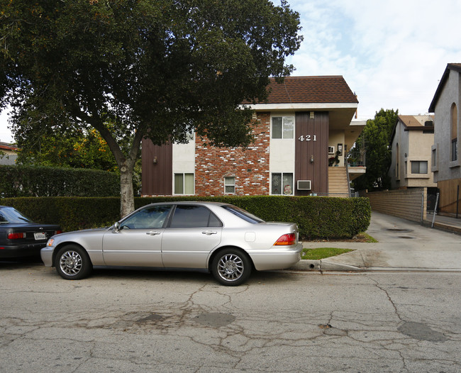 421 W Elk Ave in Glendale, CA - Building Photo - Building Photo