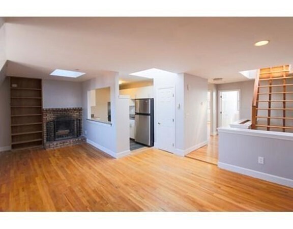 483 Massachusetts Ave, Unit 5 in Boston, MA - Building Photo - Building Photo