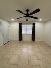 224 Duke Dr in Kenner, LA - Foto de edificio - Building Photo