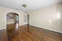 5017 Pease St photo'