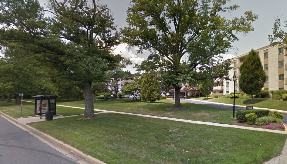 7501 DEMOCRACY Blvd in Bethesda, MD - Building Photo