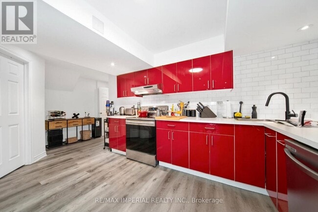 9 Caramel Crescent in Richmond Hill, ON - Building Photo - Building Photo