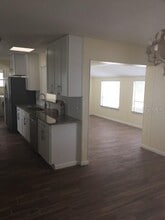 705 Cypress Pl in Sun City Center, FL - Building Photo - Building Photo