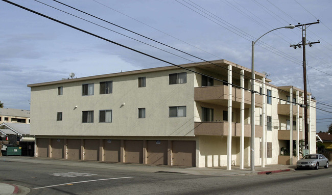 2901 E 10th St in Long Beach, CA - Building Photo - Building Photo