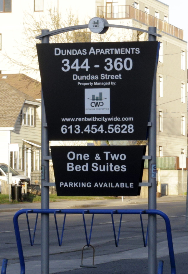 Dundas Apartments in Ottawa, ON - Building Photo - Building Photo