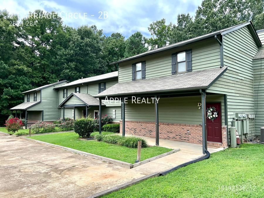 2 Carriage Cir in Louisburg, NC - Building Photo