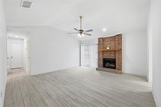 1746 Glencairn Ln in Lewisville, TX - Building Photo - Building Photo