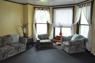 707 N Aurora St, Unit 1 in Ithaca, NY - Building Photo