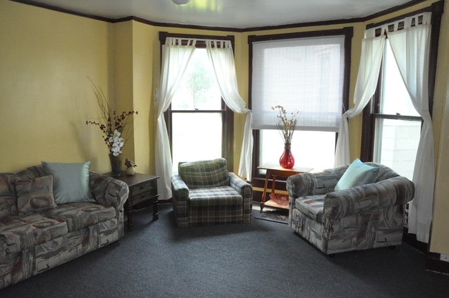 707 N Aurora St, Unit 1