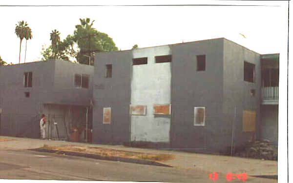 6216 Cedros Ave in Van Nuys, CA - Building Photo