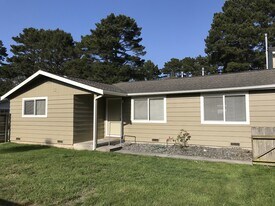 1725 Anderson Ave in Mckinleyville, CA - Building Photo