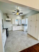 324 W Sepulveda St in Los Angeles, CA - Building Photo - Building Photo