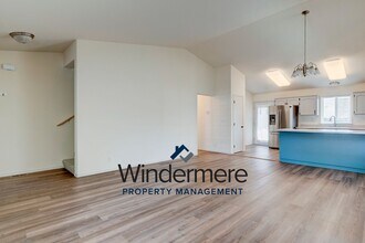 1281 NE Big Berry Loop in Oak Harbor, WA - Building Photo - Building Photo
