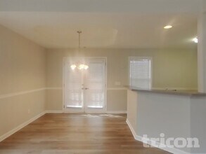 320 Providence Rd in Dallas, GA - Foto de edificio - Building Photo