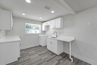 8229 NW 1st Pl in Miami, FL - Building Photo - Building Photo