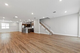 6658 NW 102nd Path in Doral, FL - Building Photo - Building Photo