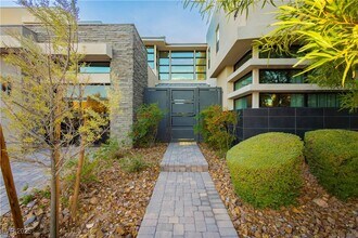 94 Glade Hollow Dr in Las Vegas, NV - Building Photo - Building Photo