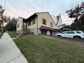 697 Allwood Rd in Clifton, NJ - Building Photo