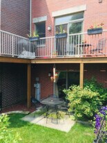 556 E 32nd St, Unit C in Chicago, IL - Building Photo