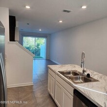 8409 Zenith Cir in Jacksonville, FL - Building Photo - Building Photo