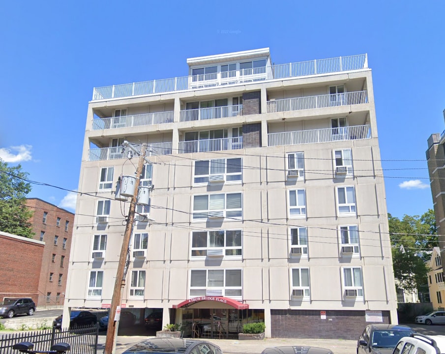 4 Trowbridge Pl, Unit 6A in Cambridge, MA - Building Photo