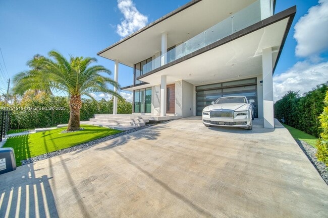 property at 7520 W Treasure Dr