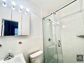 WEST 11 STREET in New York, NY - Building Photo - Building Photo