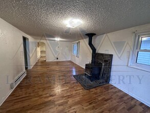 565 N 10th St in Laramie, WY - Building Photo - Building Photo