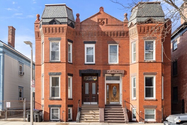 564 E 5th St, Unit 2