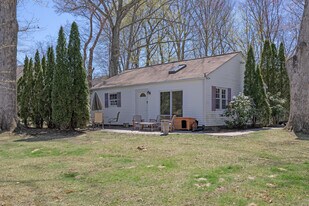 57 Knollcrest Rd in New Fairfield, CT - Building Photo