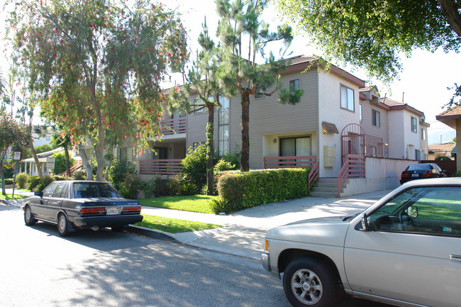 531 Oak St in Glendale, CA - Foto de edificio - Building Photo