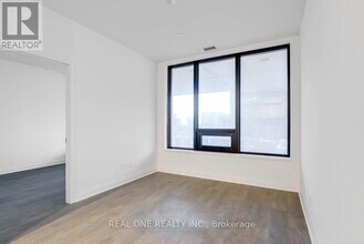 4015 The Exchange in Mississauga, ON - Building Photo - Building Photo