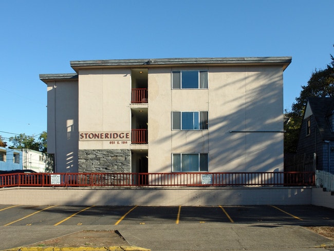 Stoneridge Apartments in Eugene, OR - Foto de edificio - Building Photo