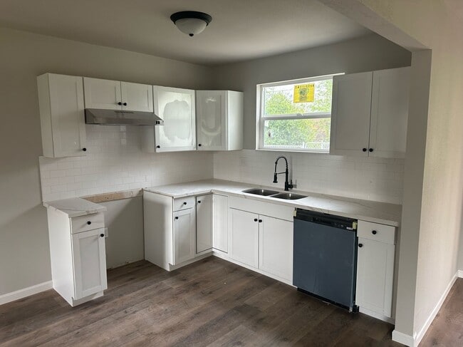 1724 McKinley Ave in Hanford, CA - Building Photo - Building Photo