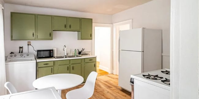 122 Hillside St, Unit 1